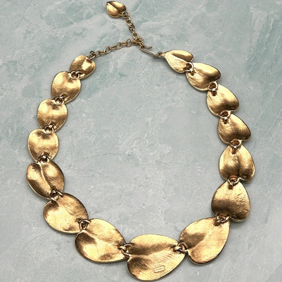 Vintage Circa 1955-1970 TRIFARI TM Gold Tone Large Leaf Choker Necklace 16-18” - Picture 8 of 15